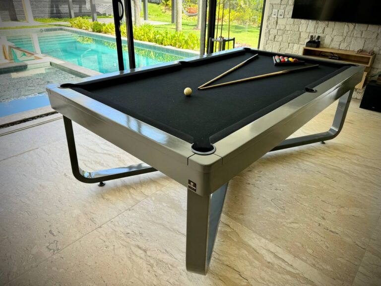 Mesa de sinuca fabricada pela Drumond Sports