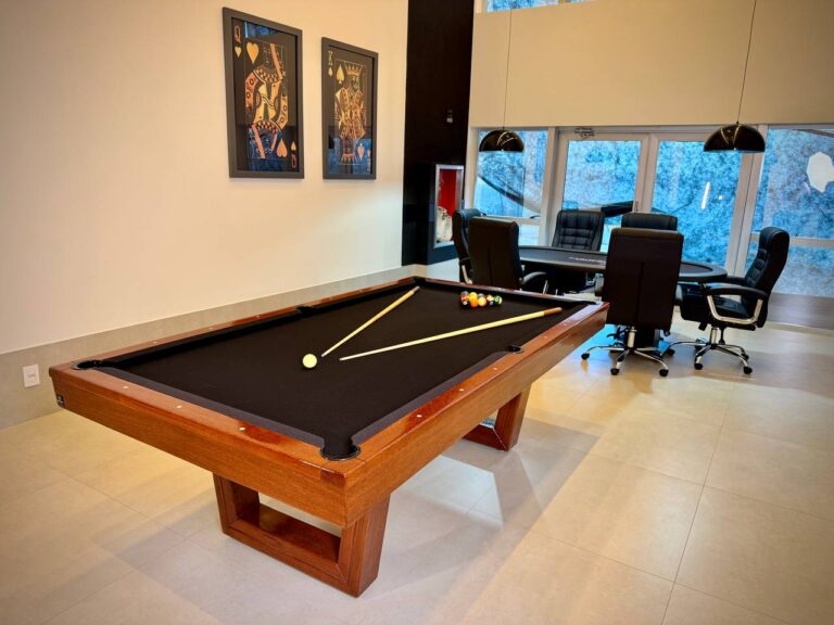 Mesa de sinuca fabricada pela Drumond Sports