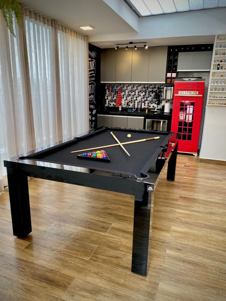 Mesa de sinuca fabricada pela Drumond Sports