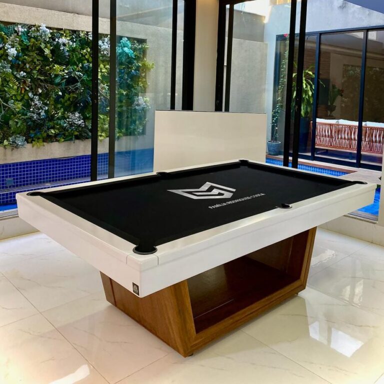 Mesa de sinuca fabricada pela Drumond Sports