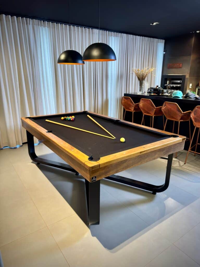 Mesa de sinuca fabricada pela Drumond Sports
