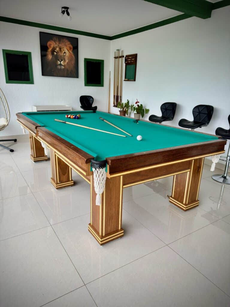 Mesa de sinuca fabricada pela Drumond Sports